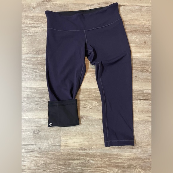 Lululemon Cropped Reversible Leggings Size 10 - Picture 7 of 8